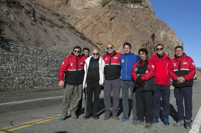 Dos equipos del SIEN permanecen en la zona del derrumbe