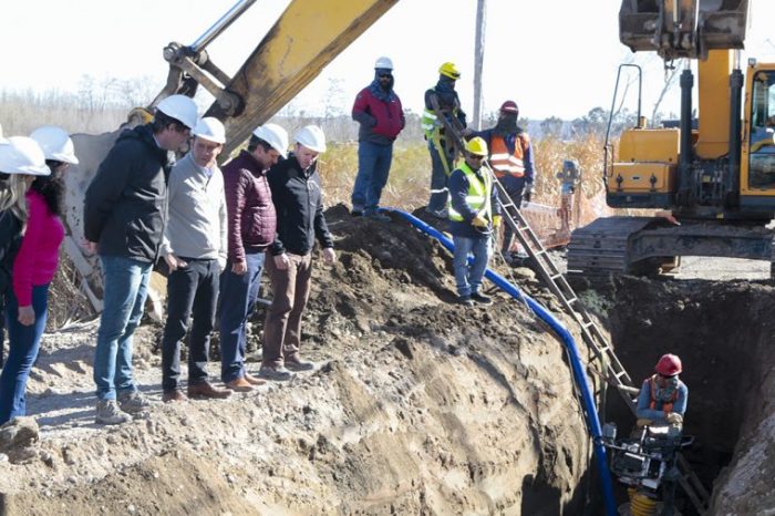 Gutiérrez supervisó las obras de la Colectora Cloacal del Oeste II