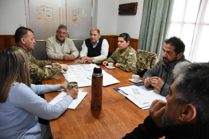 El Intendente Carlos Corazini se reunió con el Ejército por el tema de tierras para un proyecto deportivo