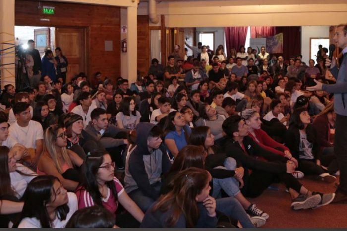 Gutiérrez participó en Villa La Angostura del tercer foro de adolescentes