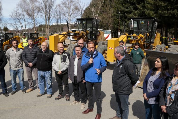 Villa La Angostura recibió maquinaria vial y equipamiento
