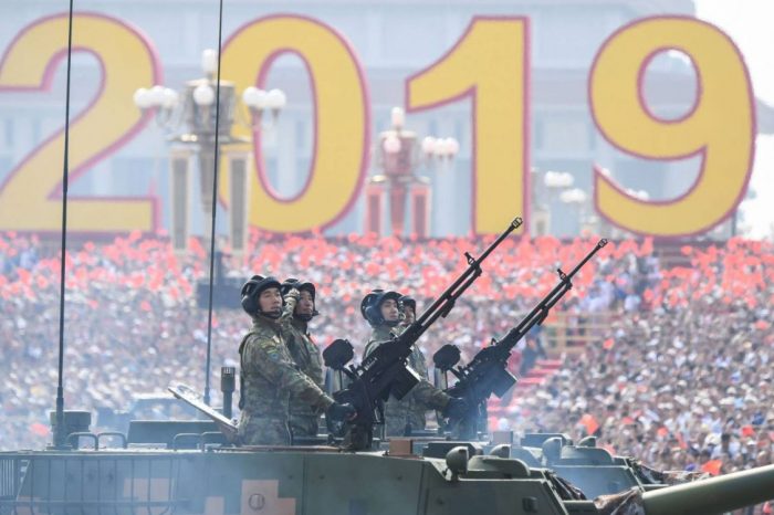 China muestra su poderío militar en desfile por 70 años de la fundación de la República Popular