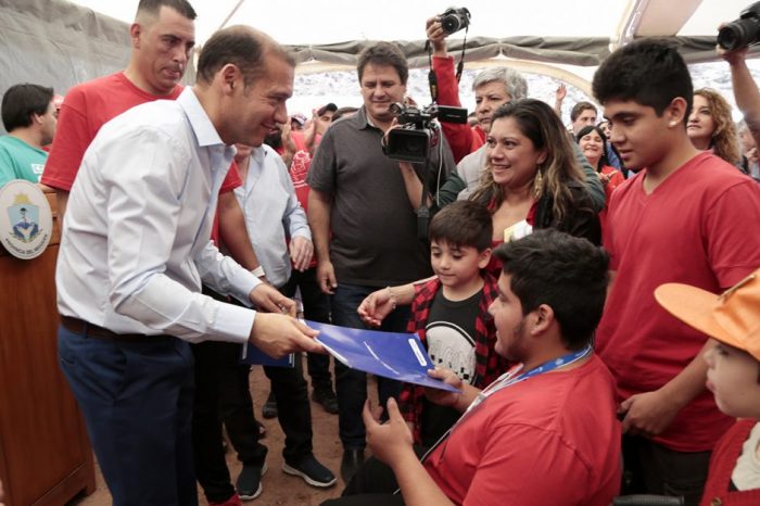 Gutiérrez inauguró un plan de 32 viviendas en Cuenca XVI
