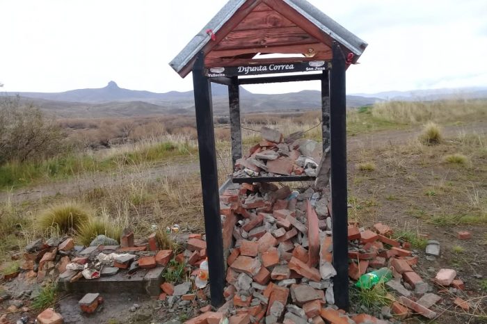 Junín de los Andes: Inexplicable ataque vandálico a imágenes de San Expedito e imágenes de devoción
