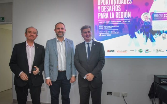 Exitosa Jornada en UFLO sobre desafíos para la región
