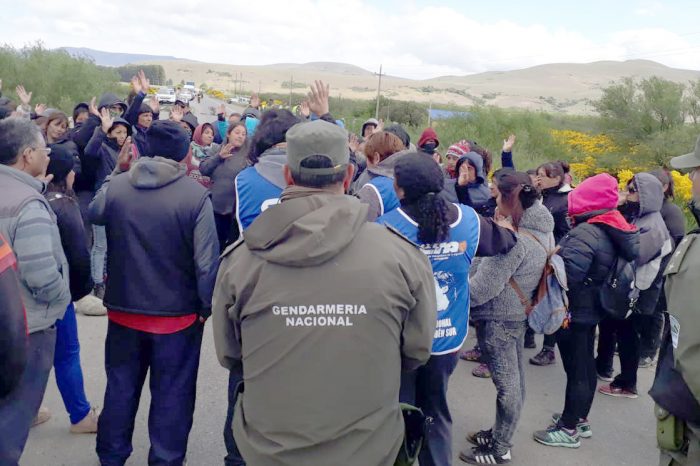 Tras ser recibidos por el intendente los contratados levantaron el Corte de ruta en Junín de los Andes