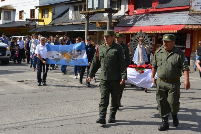 La Virgen Nuestra Señora de Luján, que acompañó a los soldados en Malvinas, visitó hoy la ciudad de San Martín de los Andes, custodiada por el 33° Escuadrón de Gendarmería Nacional
