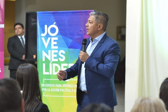 Rolando Figueroa en el cierre de Jóvenes Líderes: “La mejor forma de certificar calidad en esta Casa es honrando la política”