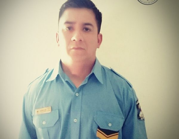 Policía salvo la vida de un niño que venia flotando por el río Limay