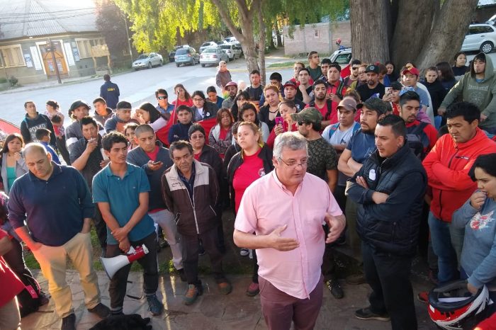 Junín de los Andes: Con el compromiso del Intendente Carlos Corazini, el MTD levantó el acampe frente a la municipalidad