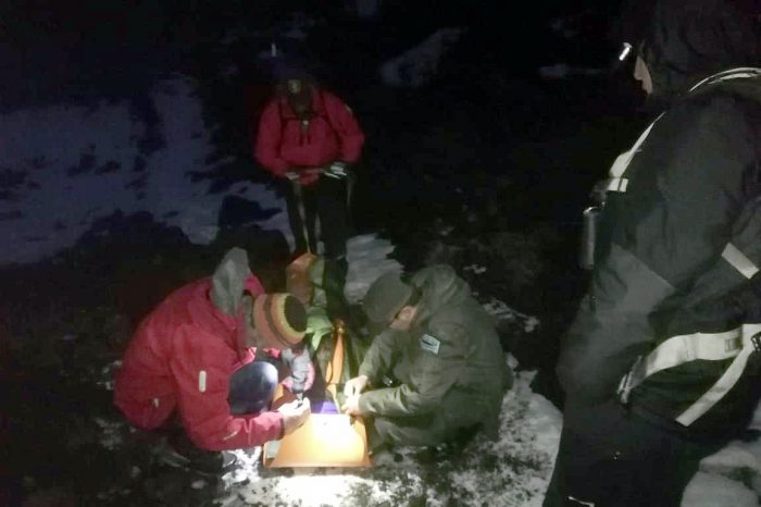 Gendarmería Nacional y de ICE del Parque Nacional rescatan a Turistas en el Volcán Lanín