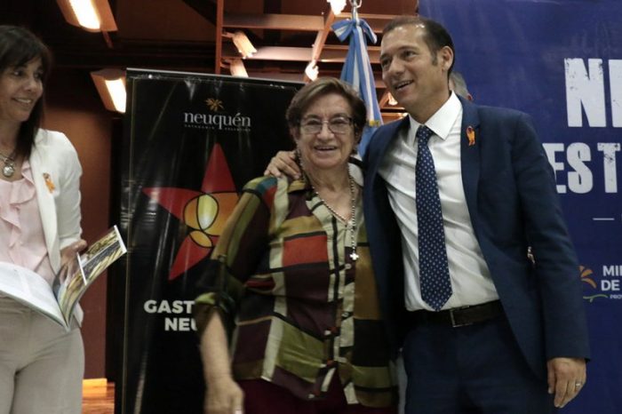 Entregan distinciones a establecimientos gastronómicos