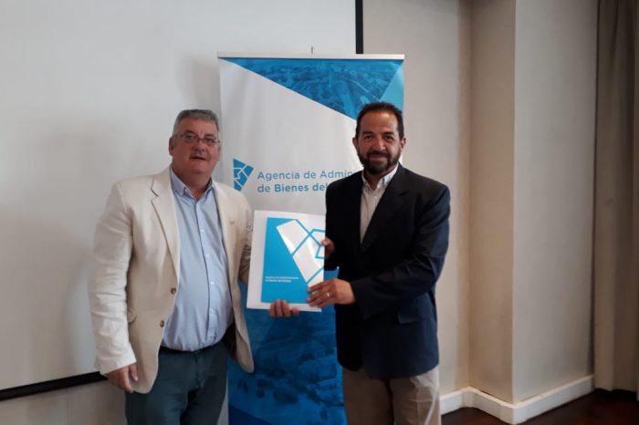 Junín de los Andes: El Intendente Carlos Corazini firmó un convenio de uso gratuito de tierras en la sede de la AABE