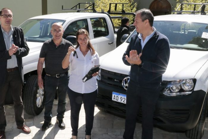 Entregaron camionetas al EPEN para la prestación de servicios en la provincia