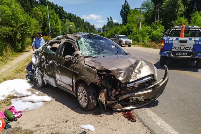 Auto vuelco sobre la Ruta Nac. 40 en el acceso norte a San Martín de los Andes