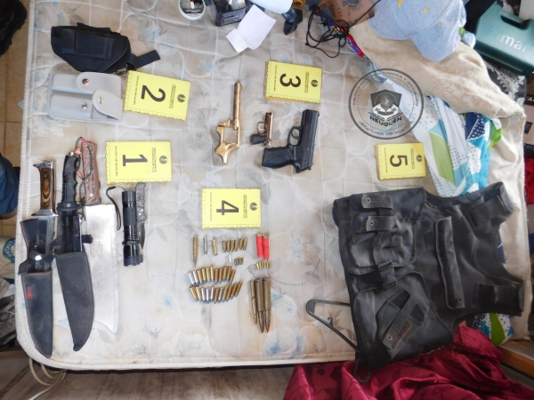 Secuestran armas y otros elementos en varios allanamientos en Neuquén capital