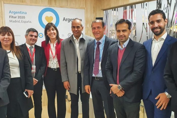 Neuquén gestiona incrementar su conexión aérea con Córdoba y apunta a volar directo a Brasil