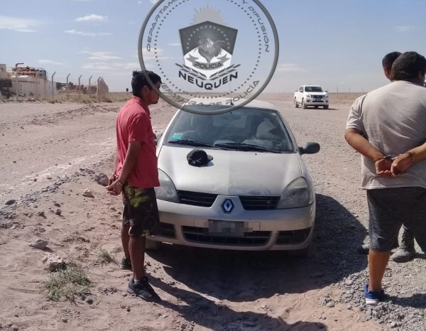 Los vio que salían de robar de su casa, los persiguió y la policía los detuvo