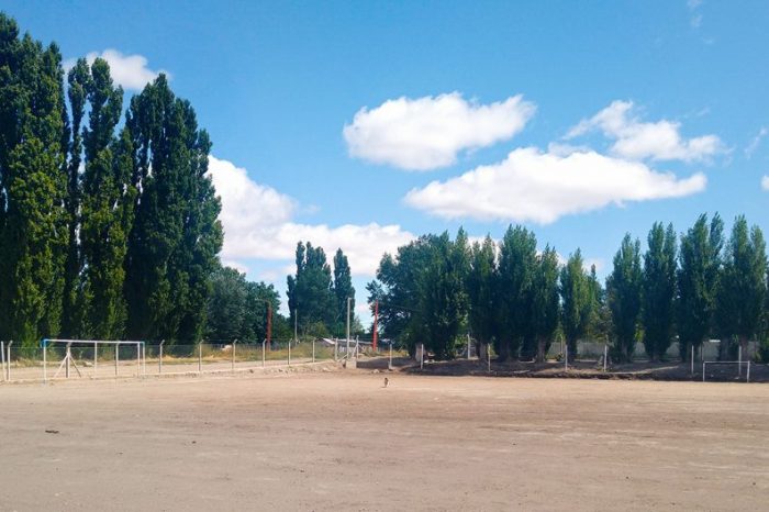 La Asociación Deportiva Zapala planifica una cancha de césped sintético