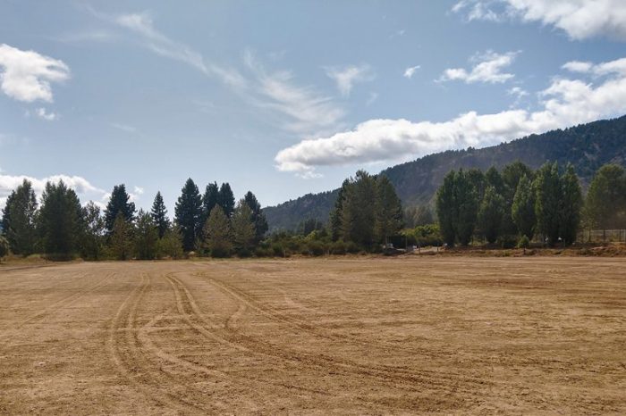 Construyen cancha de césped sintético en el Estadio de San Martín de los Andes