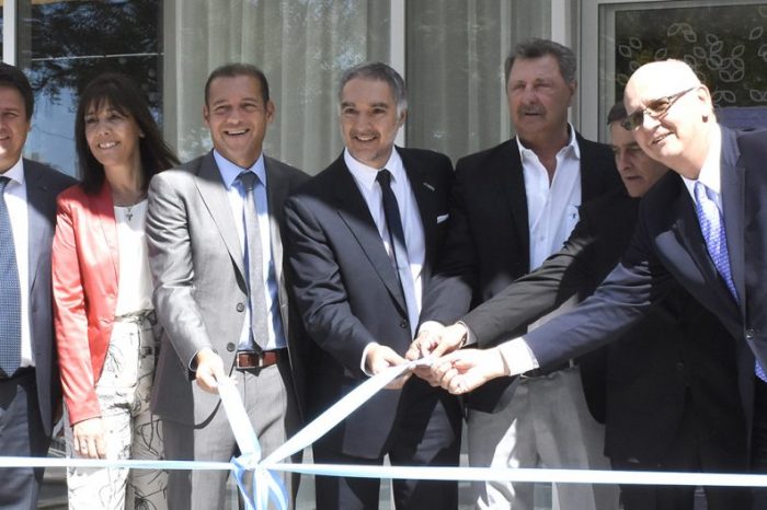 El gobernador asistió a la inauguración del Hotel Hilton y la entrega de Garden Tower Residences