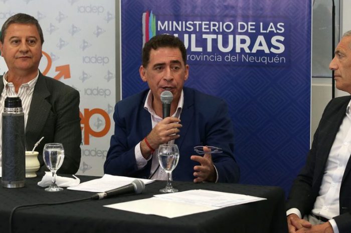 Se entregaron los tres primeros créditos a emprendedores de la cultura