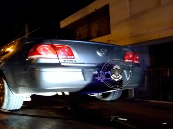 Borracho, manejaba rompiendo la cuarentena, se dio a la fuga y fue demorado