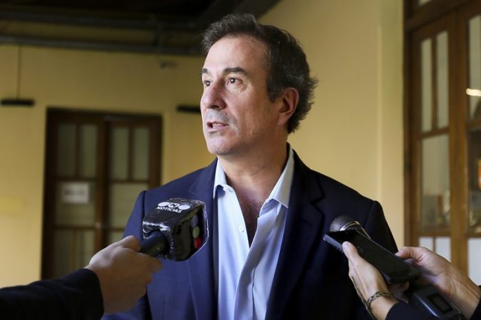 Eximen a los empleados públicos provinciales de asistir a sus lugares de trabajo