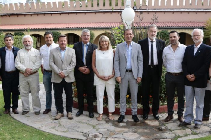 Gutiérrez recibió al designado embajador argentino en Chile Rafael Bielsa