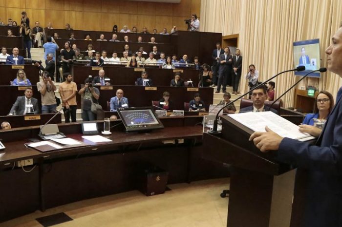 Ante la Legislatura, Gutiérrez propuso crear un fondo anticíclico, una mesa técnica para debatir la coparticipación y mejorar el sistema previsional