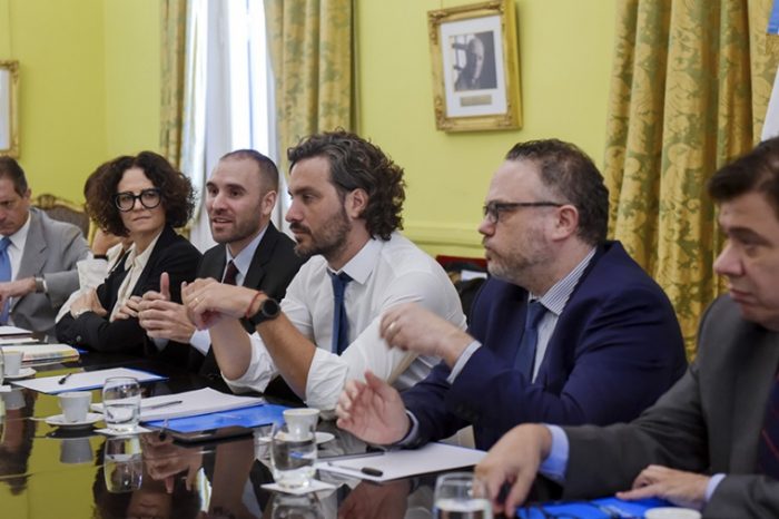 Cafiero, sobre las medidas para pymes y monotributistas: "Se agranda el paquete de ayuda"