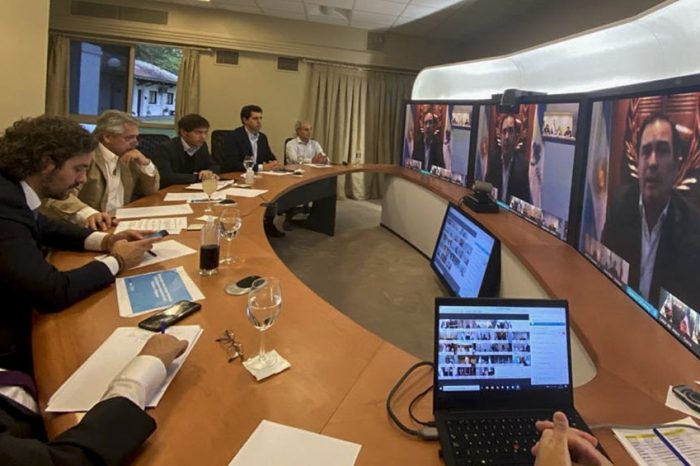 El Presidente mantiene una videoconferencia con los gobernadores en Olivos
