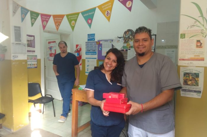Mamuschka y Personal de la Policía Federal donaron chocolates al Hospital de Junín de los Andes