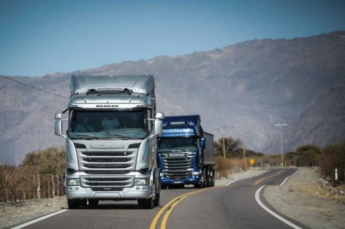 El transporte de cargas pide bajar el gasoil por la caída del petróleo