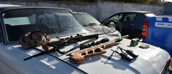 Dos demorados por portación y tenencia ilegal de armas de guerra