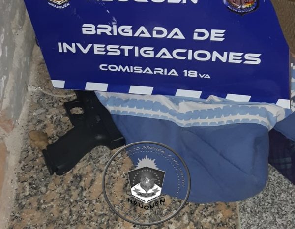Secuestran un arma de fuego en un allanamiento por presunta amenaza a una mujer