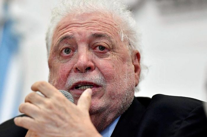 González García estimó que a fines de junio podría llegar al pico máximo el coronavirus