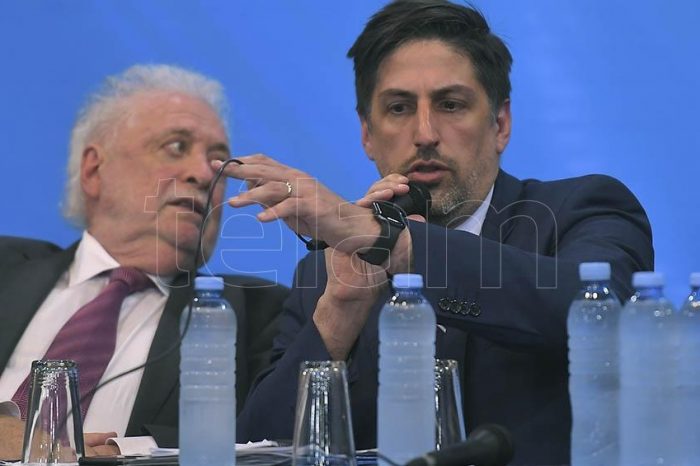 El Gobierno analiza autorizar las clases en las provincias sin casos
