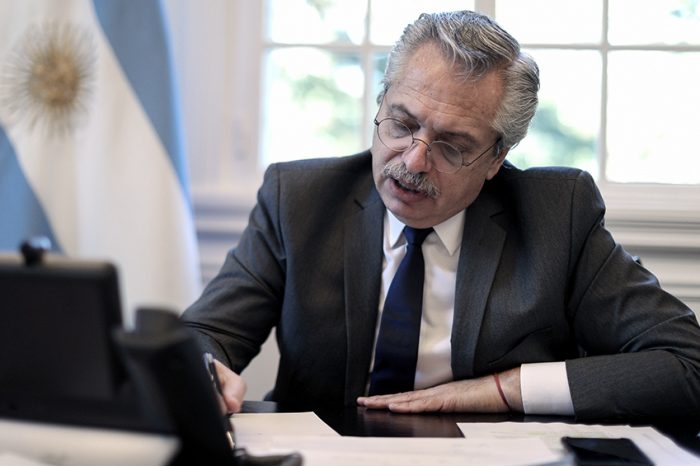 Fernández: "No hay que bajar los brazos ni dejarse llevar por las voces que siempre aparecen"
