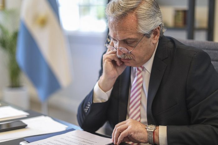 Alberto Fernández instó a seguir el aislamiento y criticó a los "voceros de la apertura económica"
