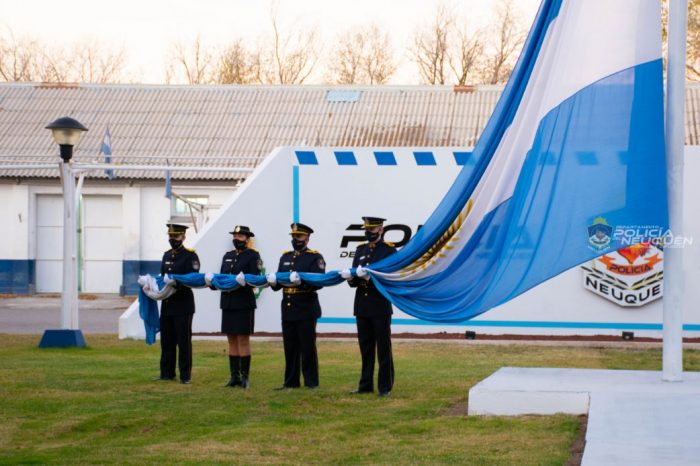 Policía del Neuquén realizó el acto conmemorativo del 210° Aniversario de la Patria