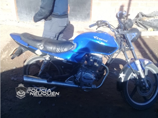 Tras rápido accionar policial recuperaron una motocicleta robada minutos antes