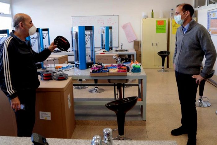 Gutiérrez recorrió el centro de distribución de módulos alimentarios y material pedagógico