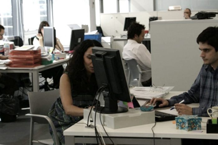 Pagarán en cuotas el medio aguinaldo a estatales con sueldos de más de $80 mil