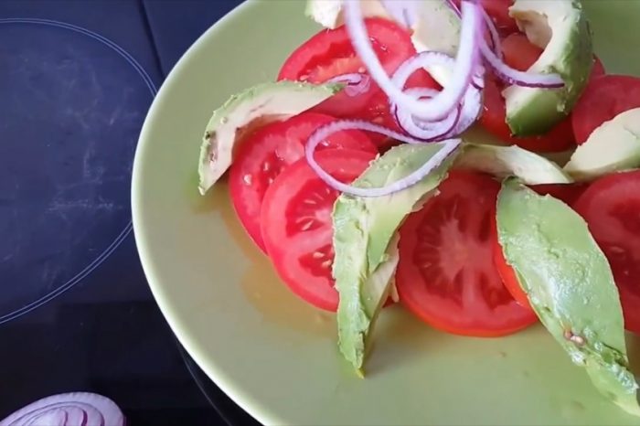 Recomiendan la higiene y buena alimentación para el cuidado bucal durante la cuarentena