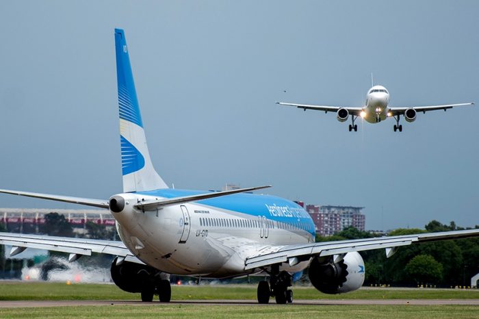Transporte confirmó que la actividad aérea regular de cabotaje podría retornar en julio