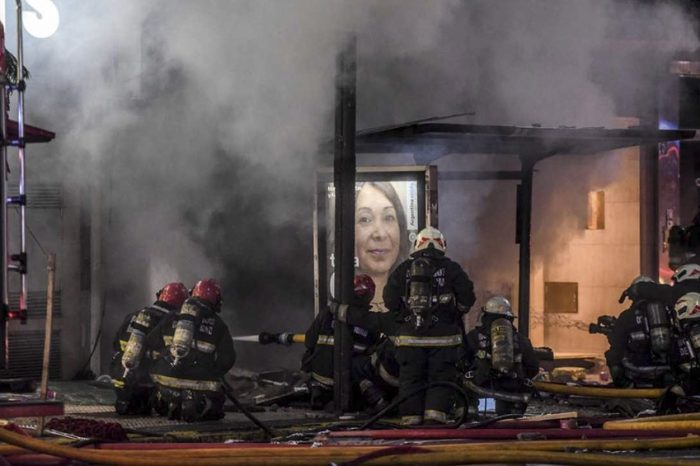 La peor noticia de hoy: Dos bomberos muertos y seis heridos por explosiones e incendio en una perfumería