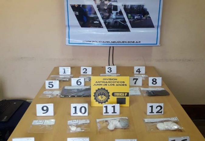 Desbaratan kiosco de Narcomenudeo en San Martín de los Andes