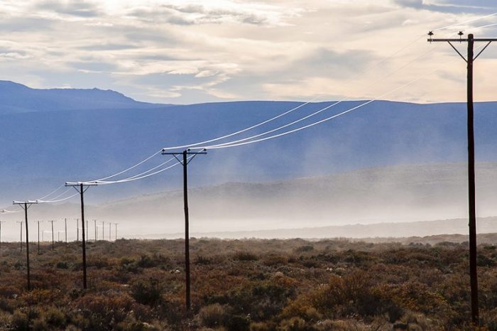 Firma de contratos para ampliar la electrificación rural en la zona sur