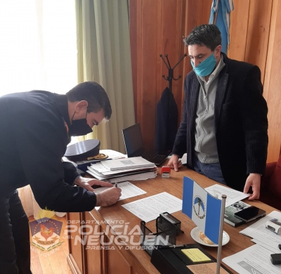 San Martín y Villa la Angostura firmaron con la Policía provincial un convenio para mejorar la Seguridad Vial